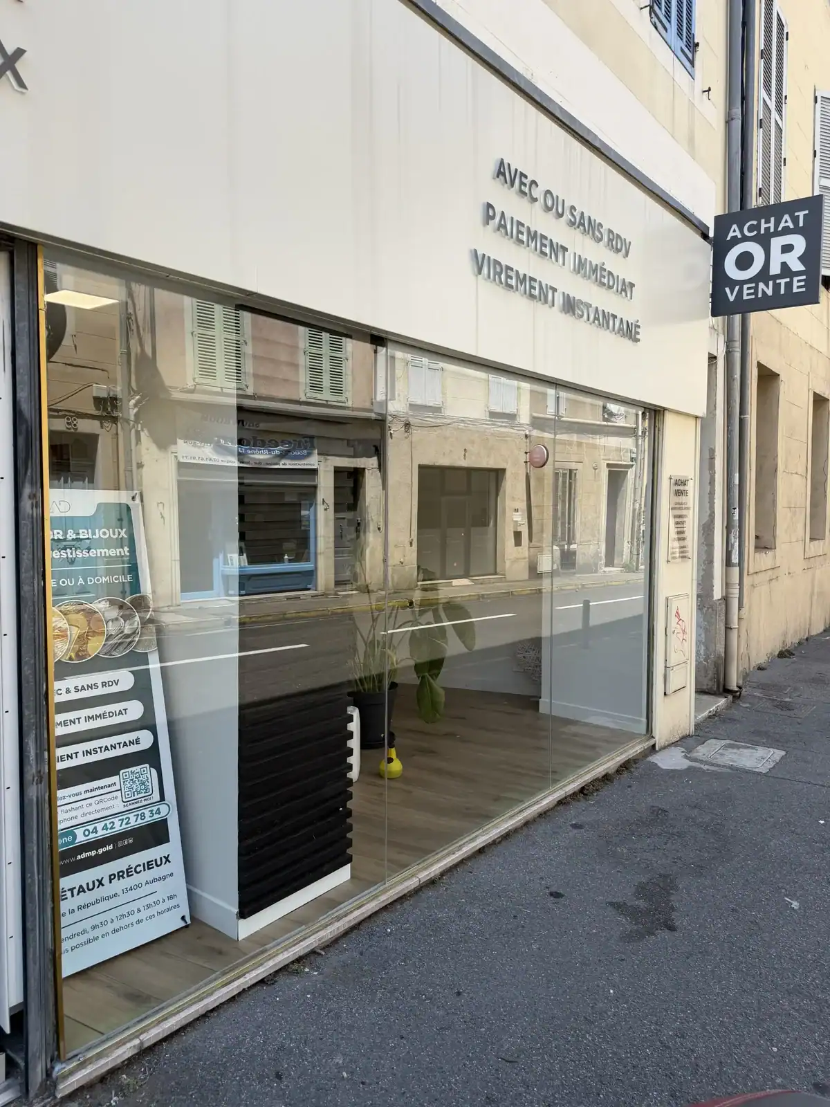 Vitrine de magasin à aubagne