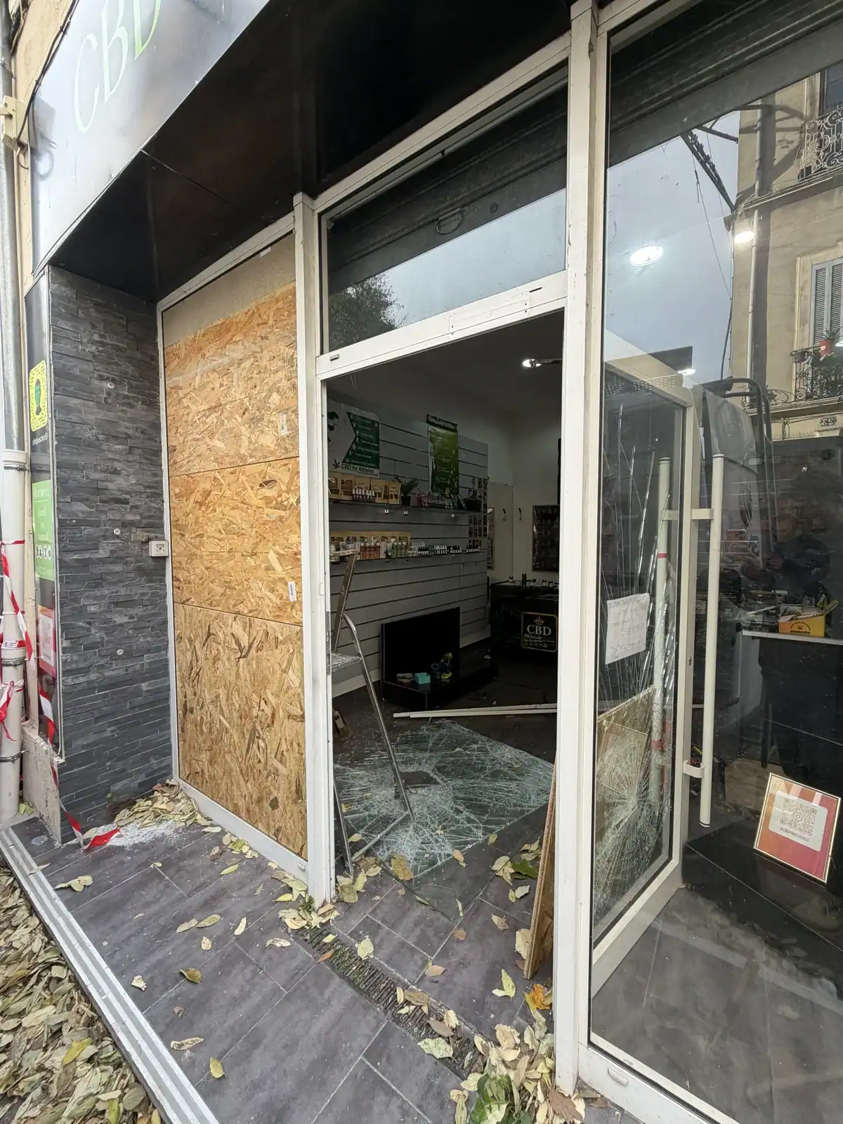 Avant - Intervention sur vitrine professionnel