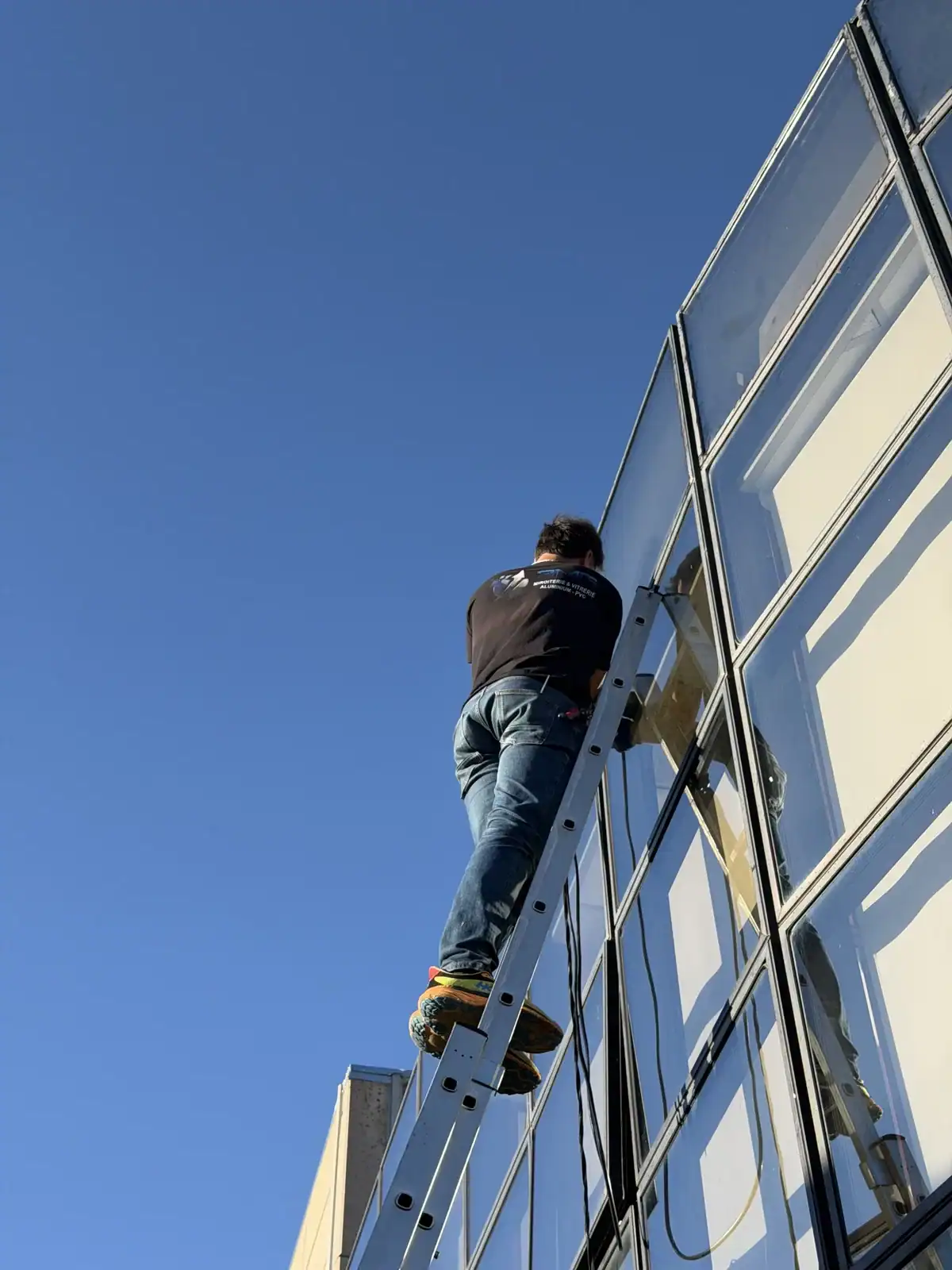 vitrerie menuiserie professionnels Aubagne